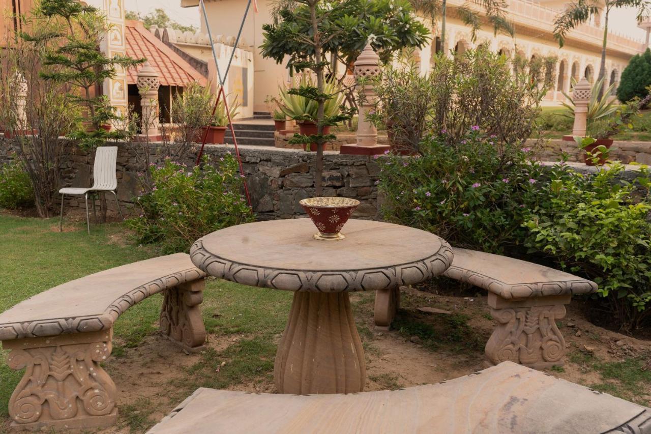 Fort Beejwar Chauhan By Aayams Neemrana Shahjahanpur Exterior foto